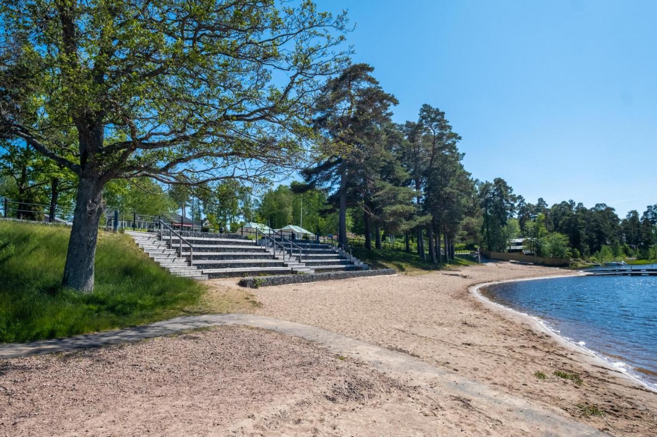 Krongarden Vandrarhem Kristinehamn Esterno foto